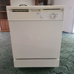 Whirlpool Dishwasher. $40 & Pickup. OR Delivery Availabile for extra $