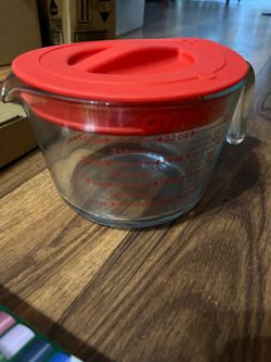 Pyrex measuring cup with lid