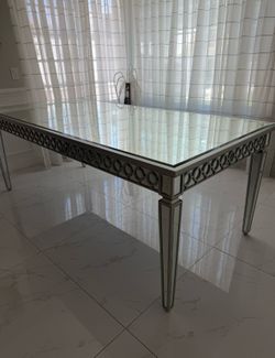 Beautiful dining table from Zgallerie