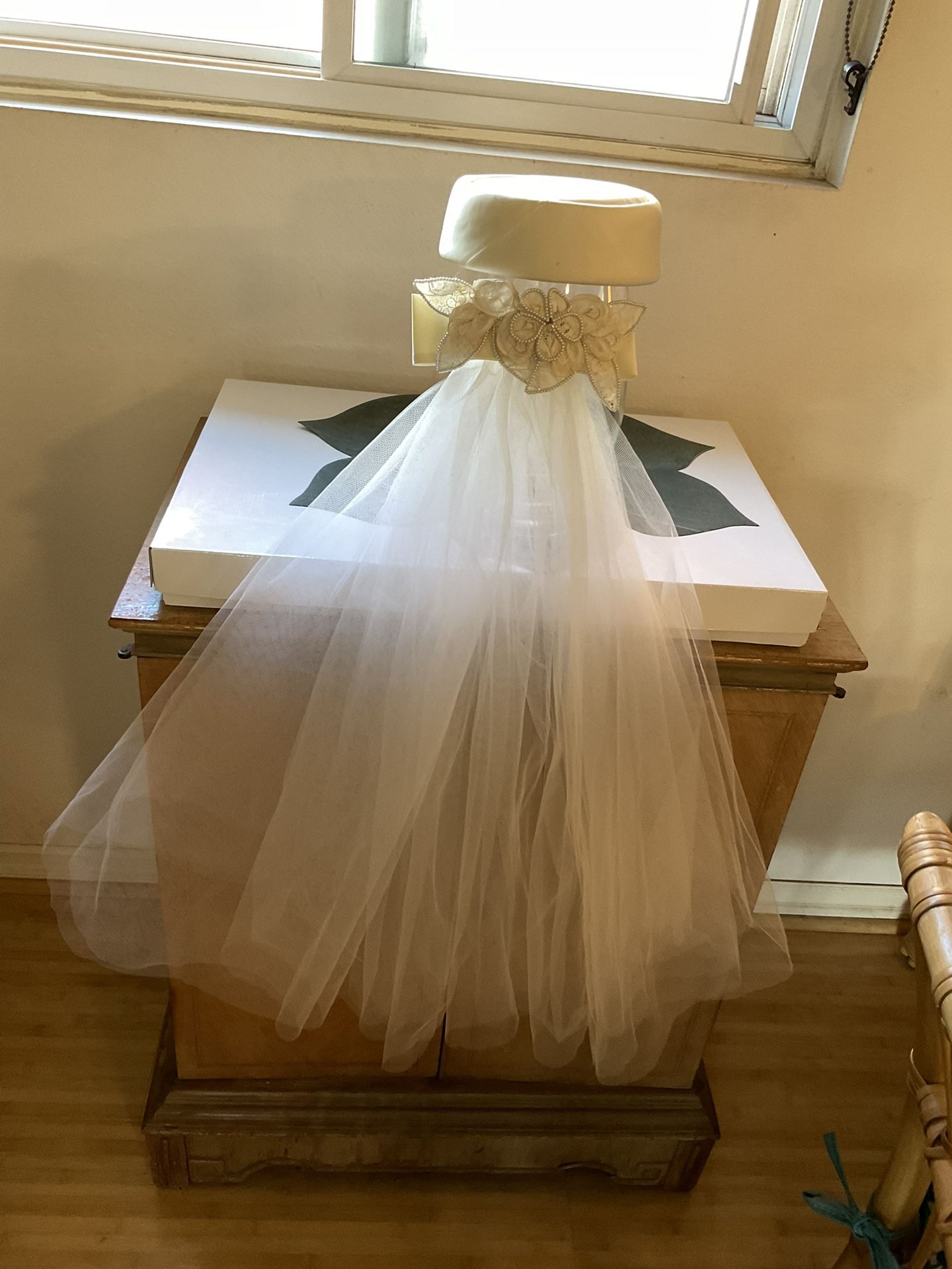 6o’s Vintage Wedding Hat & Veil