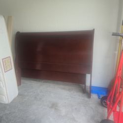 Queen Sleigh Bed Cherry Wood Make A Reasonable Offer