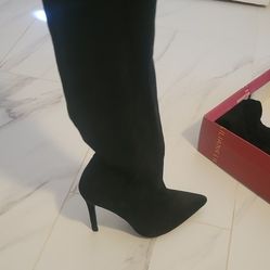 Black Boots 