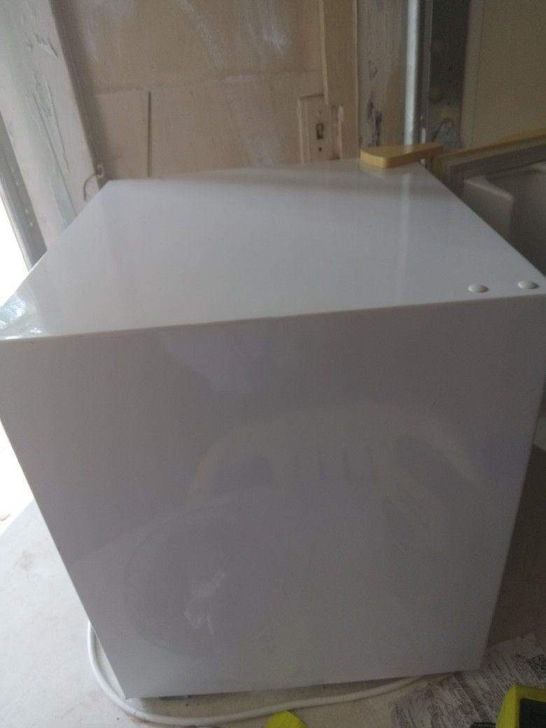 Dorm Room Size Fridge