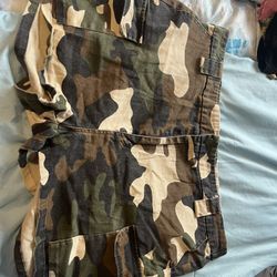 Love Tree Woman’s shorts Camo 