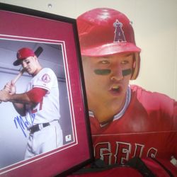 MIKE TROUT AUTHENTICATED AUTOGRAPHED TRIPLE MATTED PHOTO!