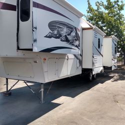 Keystone Montana 2008 Fifth Wheel