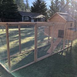 Resort Chicken Coop New In Box