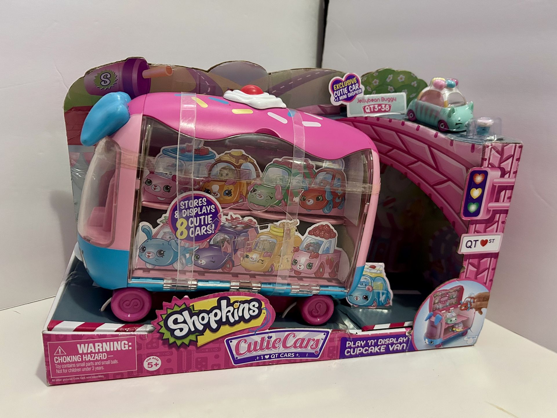 Shopkins Cutie Cars Collector's Van with Cutie Car & Mini Shopkin