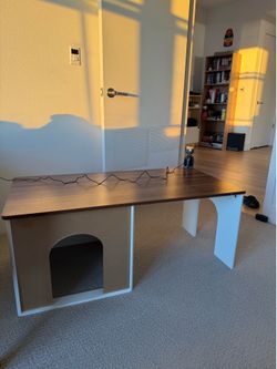 Coffe table with pet space