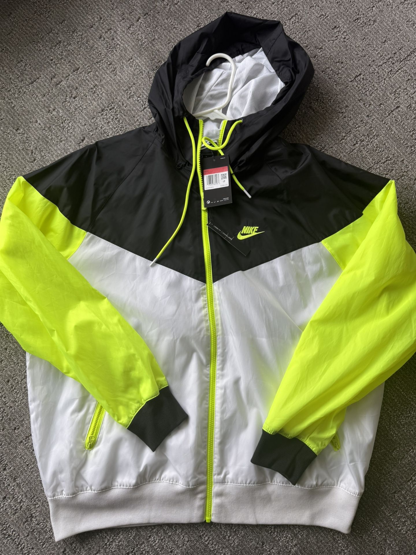 $50 - Large Nike Jacket !!