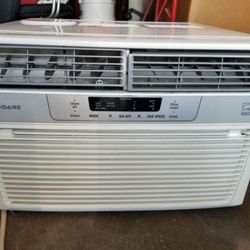 Frigidaire Window AC/ Air Conditioner