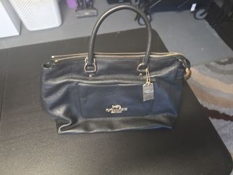 COACH MEDIUM BLACK PURSE