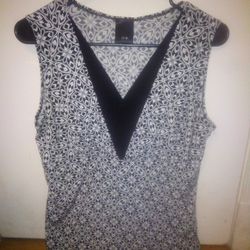 Beautiful Ladies Size Medium Top