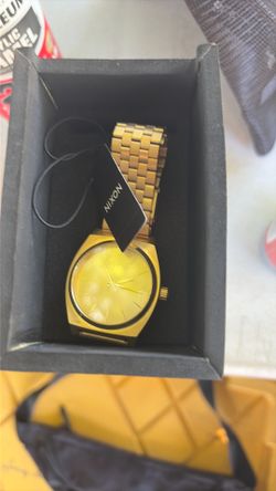 Nixon watch