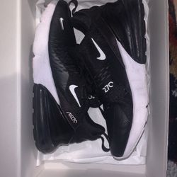 Women's Nike Air Max 270  Black/ Anthracite Size 7.5