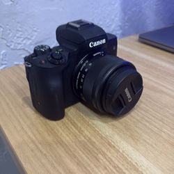 Canon EOS M50 Mirrorless Camera w/ 15-45mm Kit Lens — Full Kit