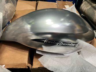 Air box cover and skull and wings windshield for 2003 V-Rod