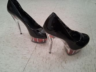 STILETTOS 5" Sz.9 BLACK PATENT LEATHER ROSE