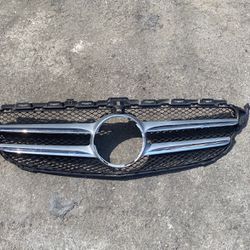 2017-2020 MERECEDES-BENZ C CLASS  GRILLE A(contact info removed) OEM 18 19