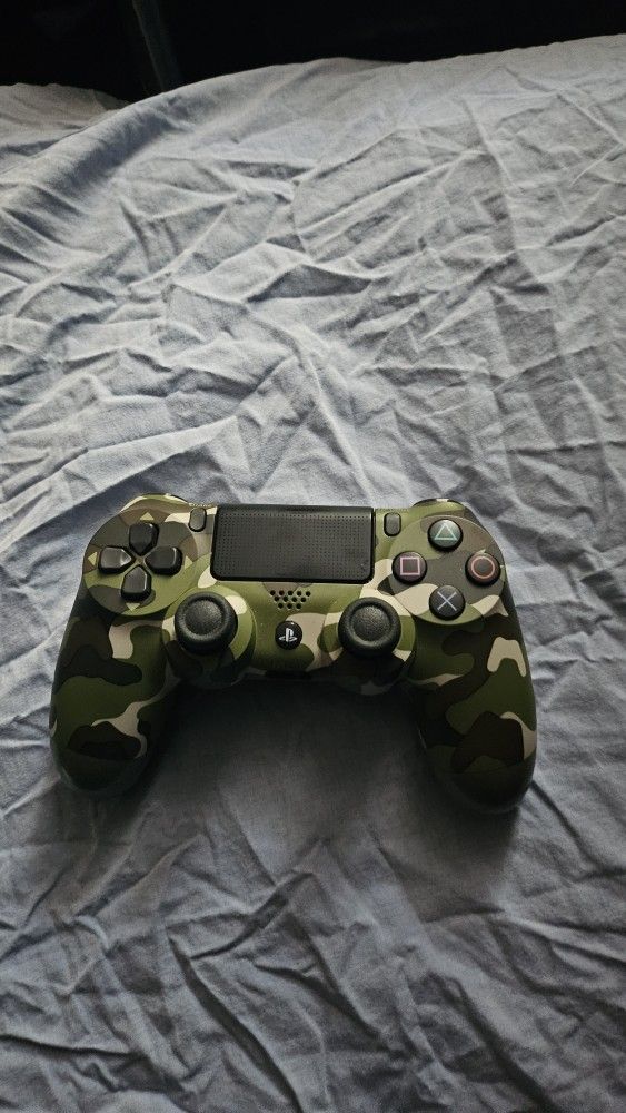 Brand New PS4 Controller Camo