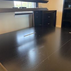 7 Pcs - Queen Bedroom Set from Rooms To Go