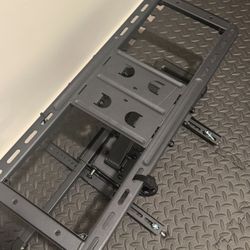Full Motion TV Wall Mount for 42"-90" TVs - EGLF2  