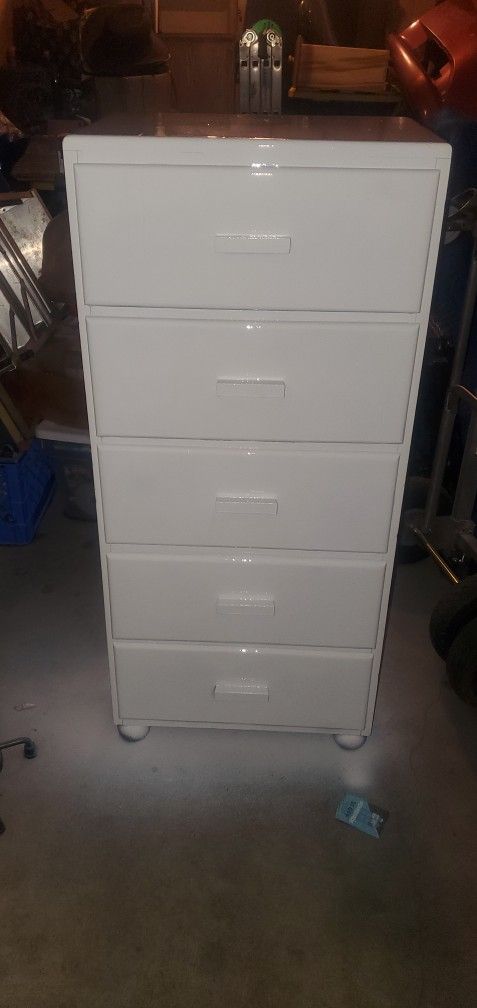 5 drawer white dresser