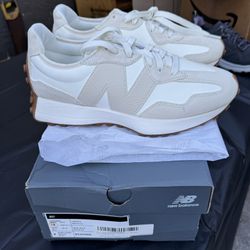 Women's New Balance Sneakers 