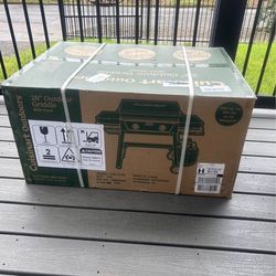 New 🤩 in a sealed box flat grill with hood  $250 OBO  I’m located near Clackamas Mall