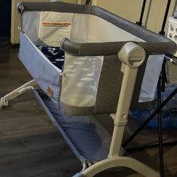 Bassinet / crib