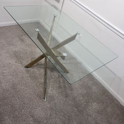 Dinning Room Table And Chairs 