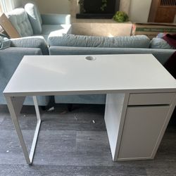 White ikea Desk