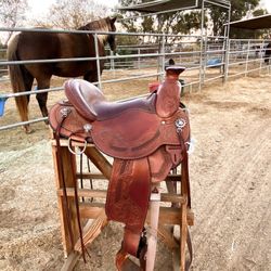 Circle Y Walnut Grove Western Saddle 16"