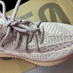 Yezzy 350 (6.5 USA) (39 EUR) 
