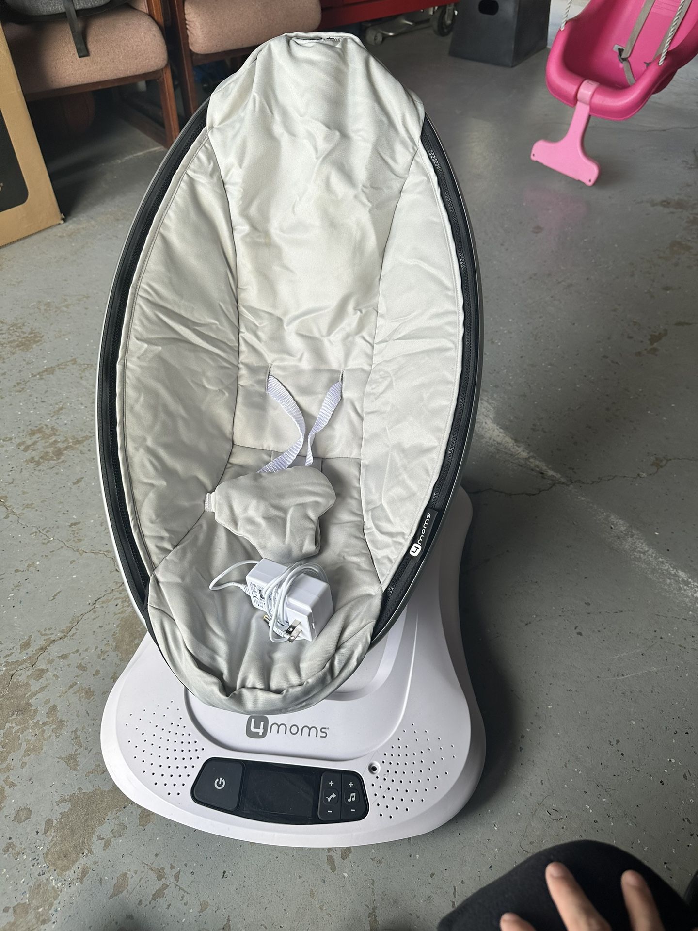 4 Moms MamaRoo Multi-motion Swing