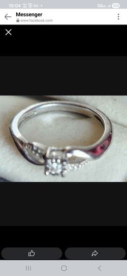 Silver Solitaire Ring with Stone Accents size 6