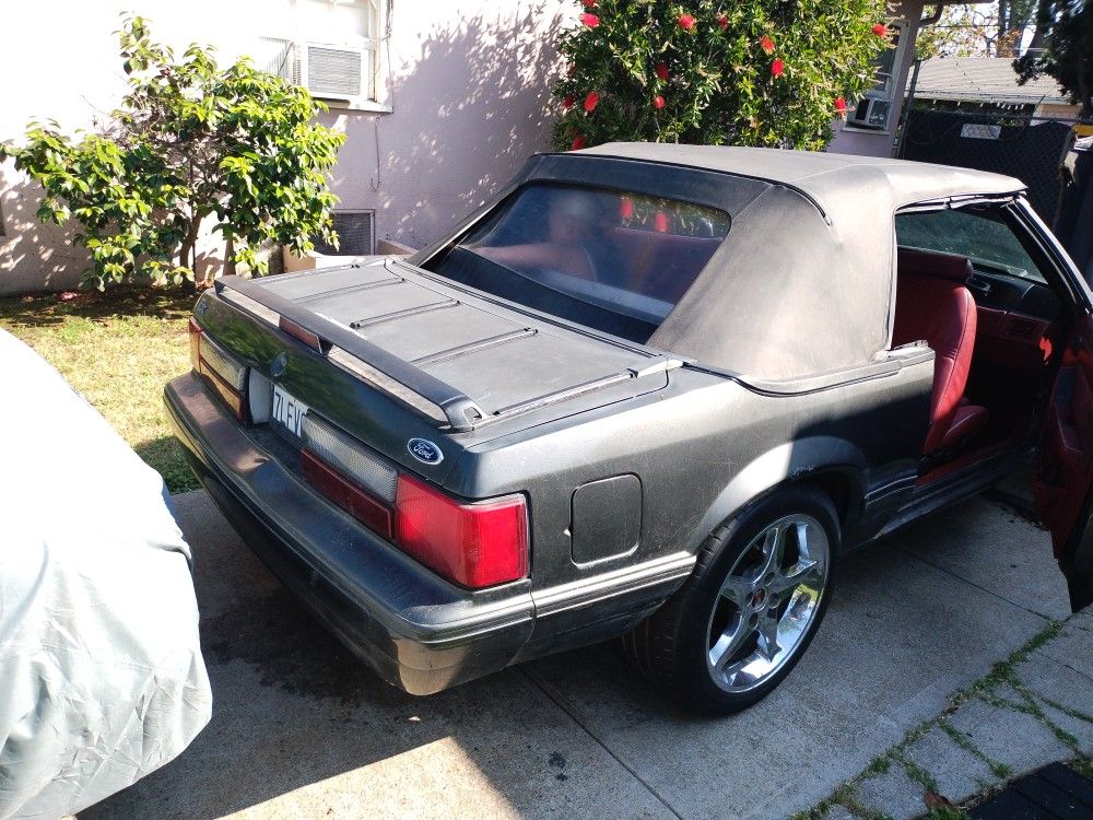 1990 Ford Mustang