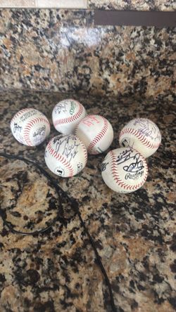 Lot of signed baseballs MLB