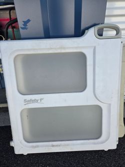 Baby gate