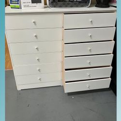 12 drawers dresser/ Twelve drawers dresser