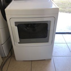 Secadora eléctrica en buenas condiciones