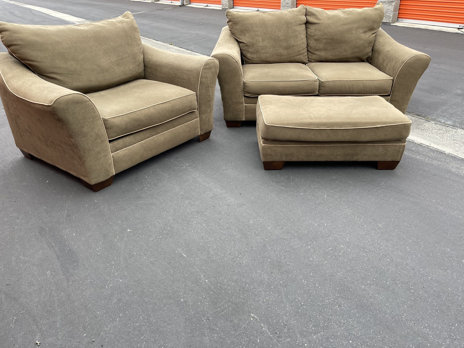 Macy’s Couch Loveseat And Ottoman 