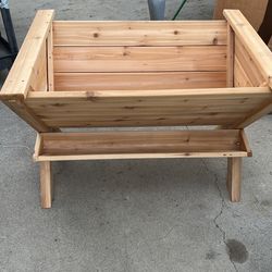 Wedge table planter