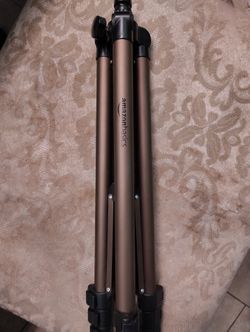 Amazon Basics Tripod