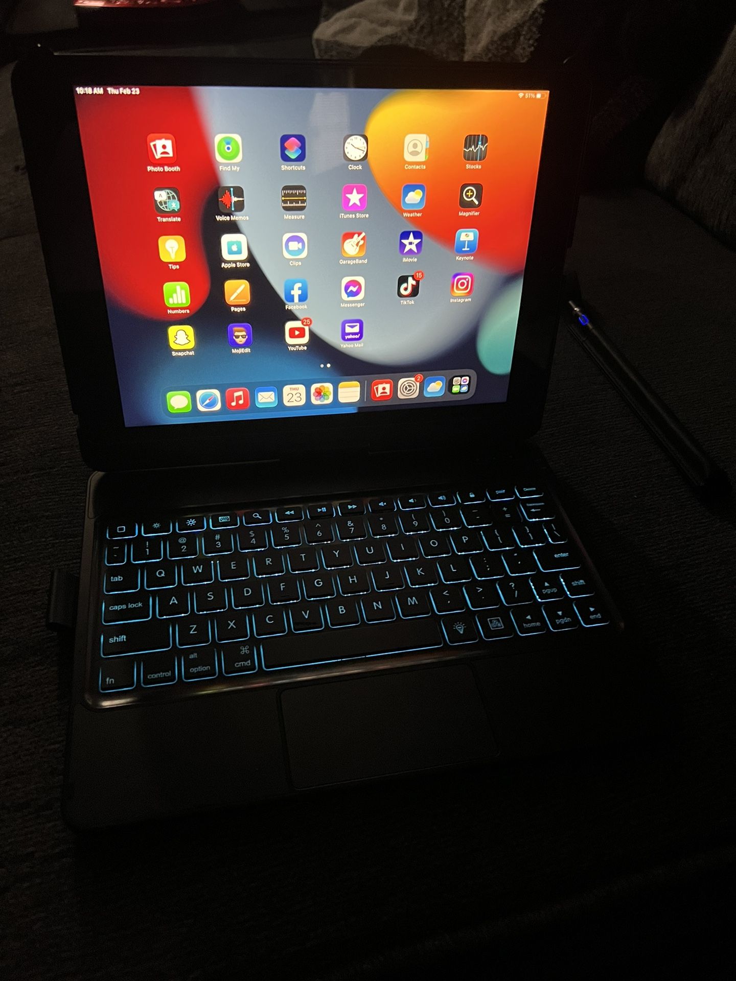 iPad 9th Generation. Comes With Pen N Keyboard Like New