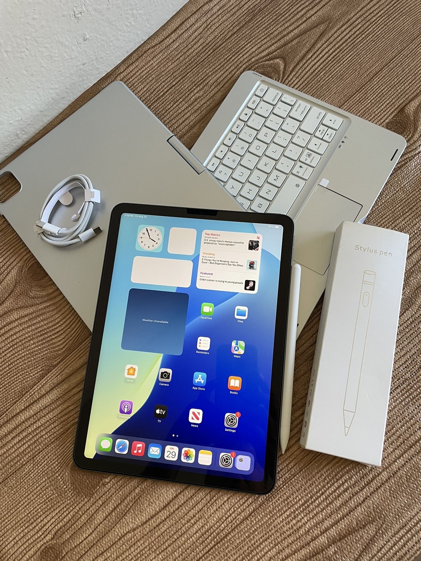 iPad Air 第5世代 M1チップ 64GB Keyboard タッチペン M1チップ搭載の 