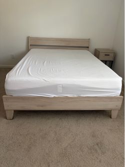 Bedroom Furniture Set