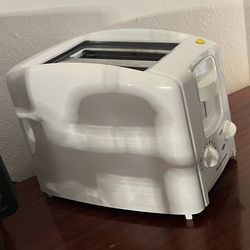 Hamilton Beach 2-Slice Toaster (White)