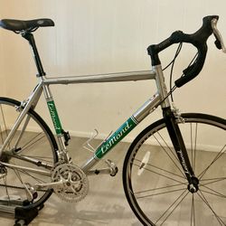 58cm, LeMond Road (Trek) 1-owner, like new, Ultegra (Made USA) ~5’9”-6’2”
