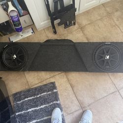 Kicker Subs With Box For Truck